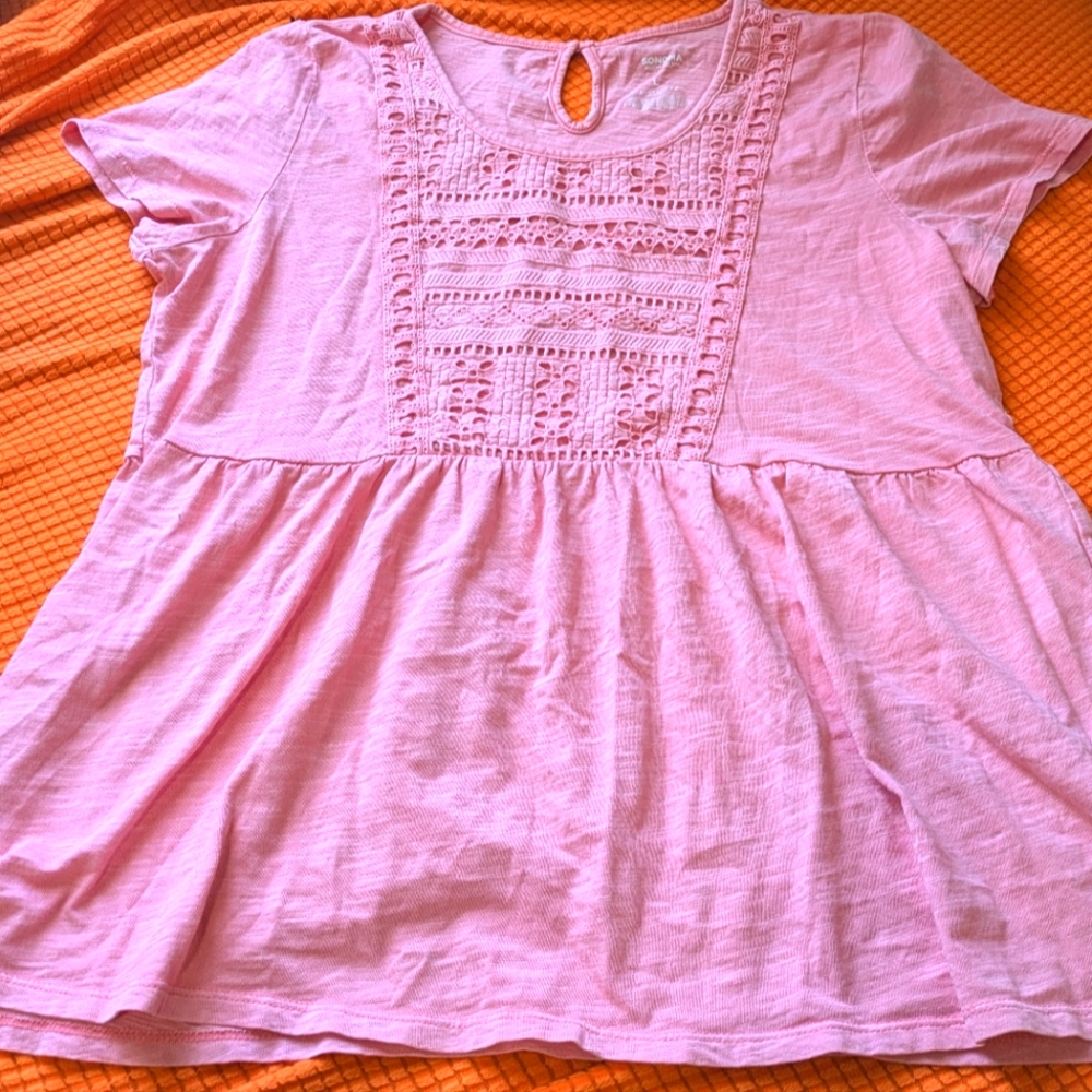 Summer Sale 🍍Pink Lace Detail Top